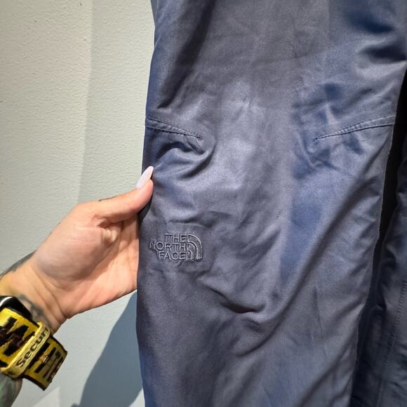 The Northface Women’s Freedom Hyvent Insulated Pants size Medium in Blue/gray - Picture 4 of 13